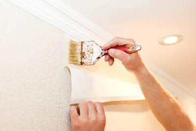 Pose de papier peint à Cornant — revêtements muraux et toiles de verre